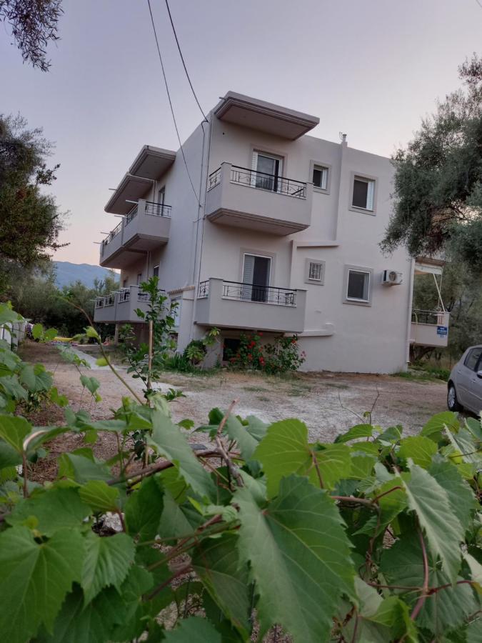 Olivo Nydri Apartment Luaran gambar